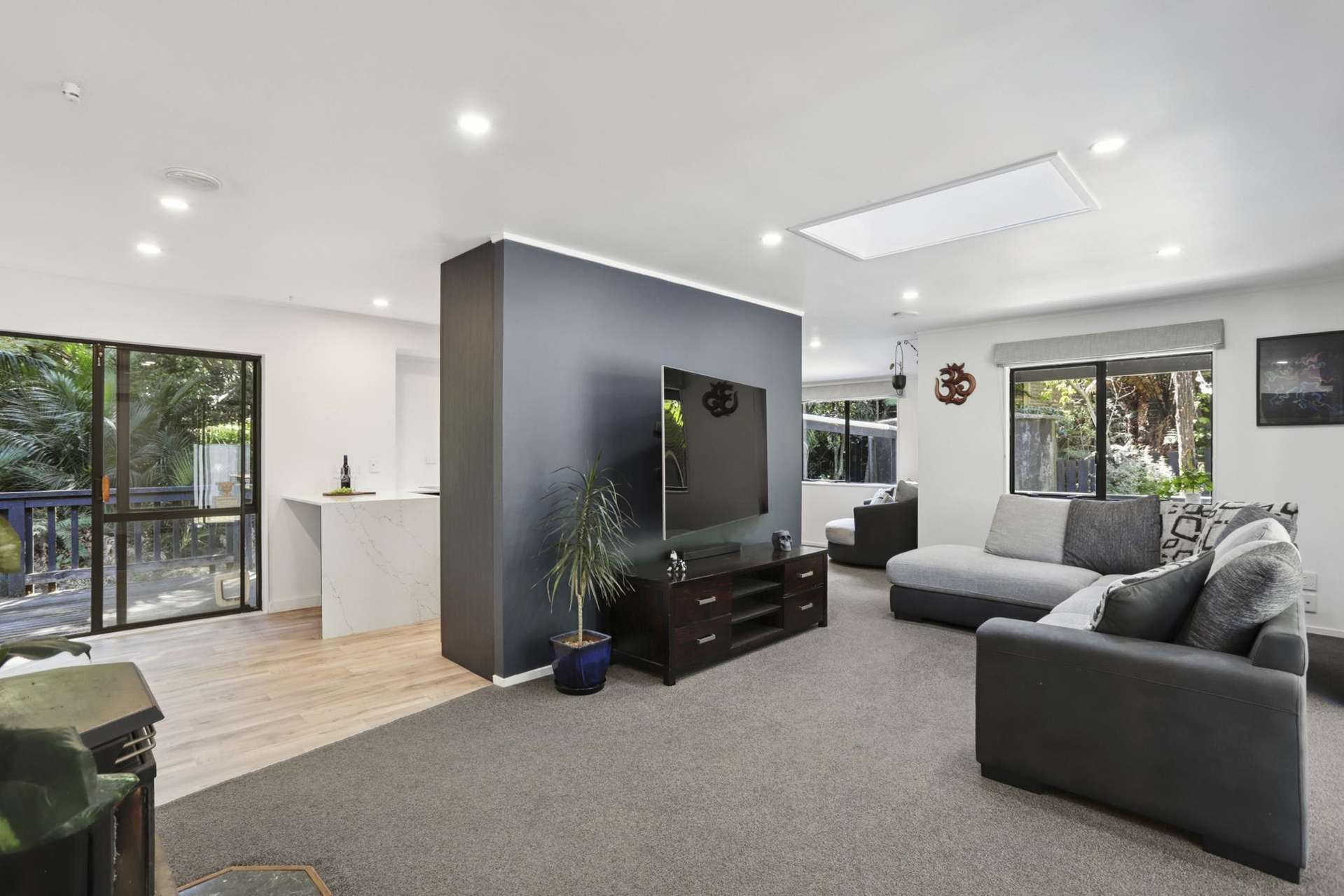 420 Scenic Drive Waiatarua_0