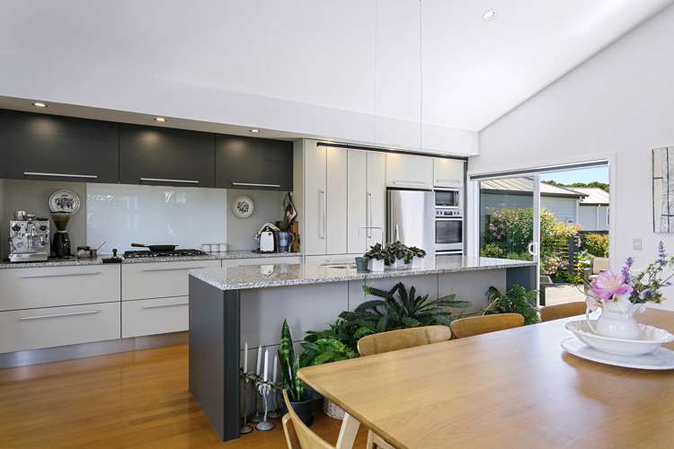 11 Pukeko Way Kinloch_9