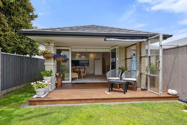 LOW MAINTENANCE, EASY LIVING!