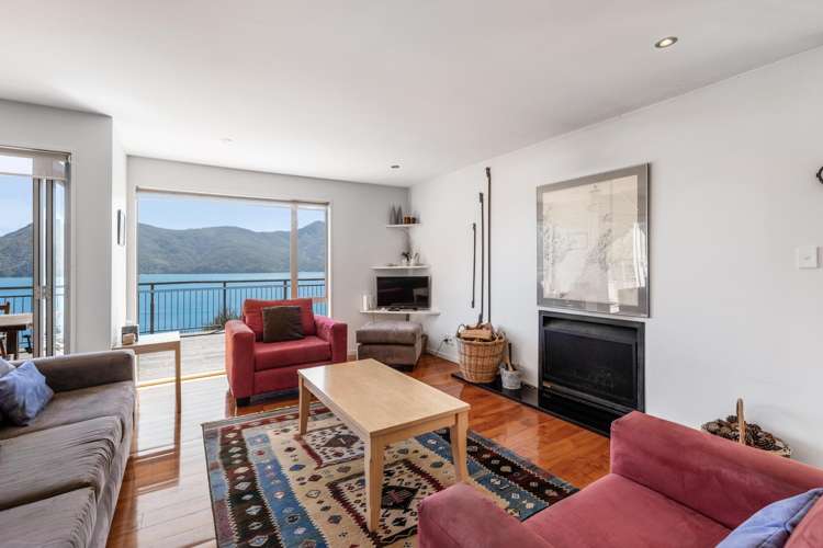 - Bay of Many Coves Queen Charlotte Sound_12