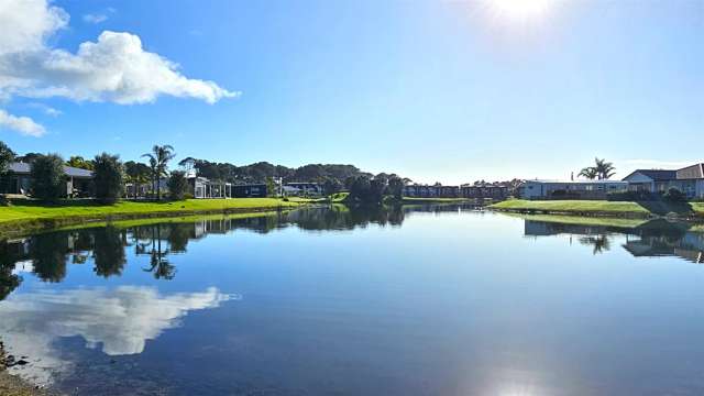 Golf & Lake Views