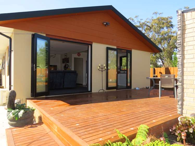 2/241 Waterloo Road Hornby_3