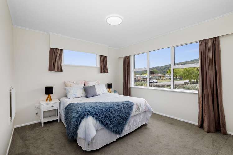 2 Whirinaki Crescent Heretaunga_11