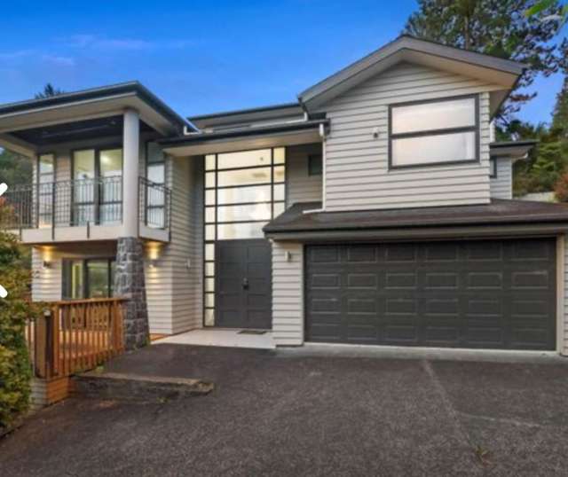 Spacious 6BR Retreat in Albany Heights