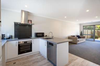 2/10 Marion Street_3