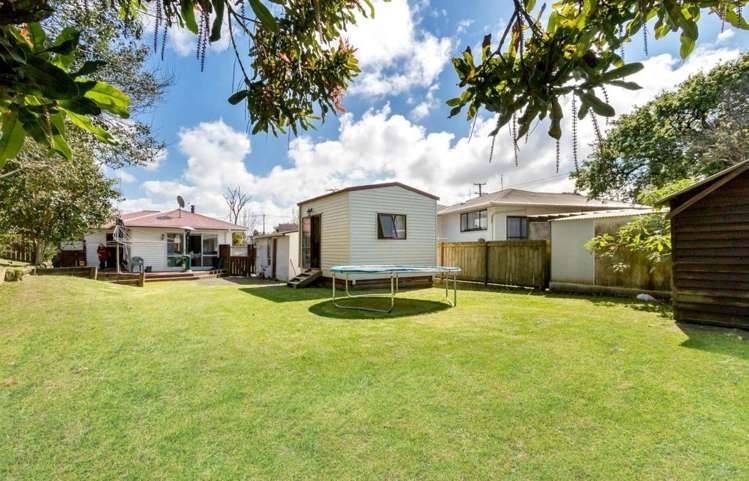 2 Albertson Place Manurewa_1