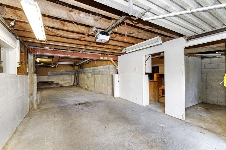 16 and 18 Faris Crescent Wainuiomata_18
