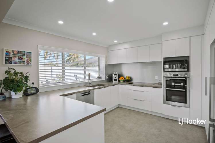 1 Island Vista Athenree_7