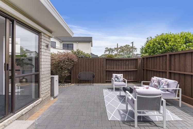 1/26a Eastern Beach Road Eastern Beach_12