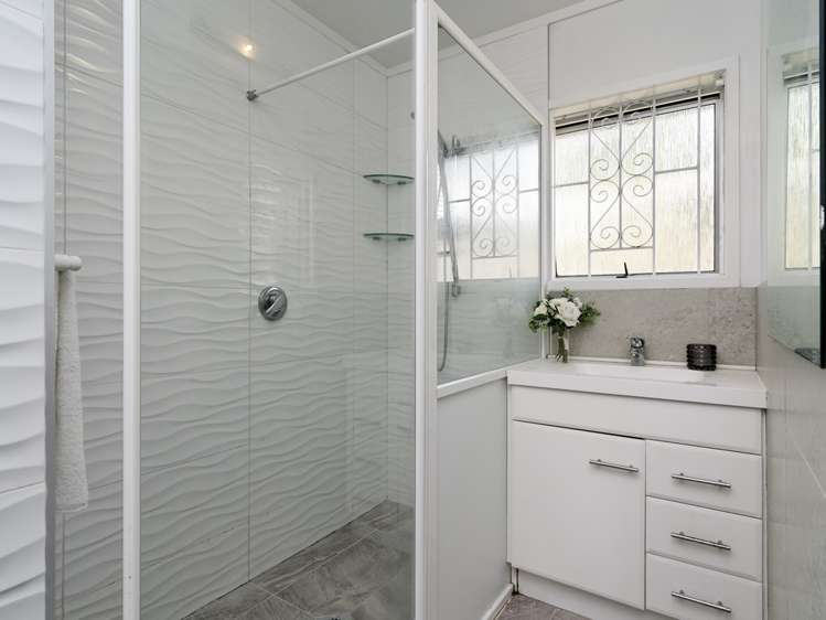 2/56 Archibald Road Kelston_16