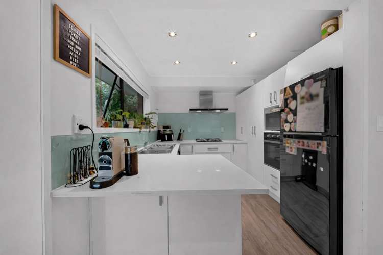 2/3 Diosma Place Botany Downs_10