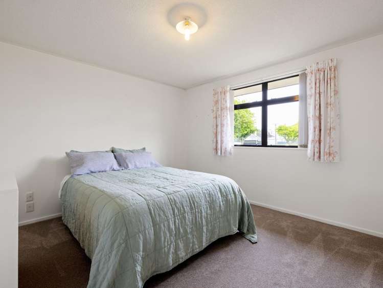 21 Bains Avenue Hamilton East_7