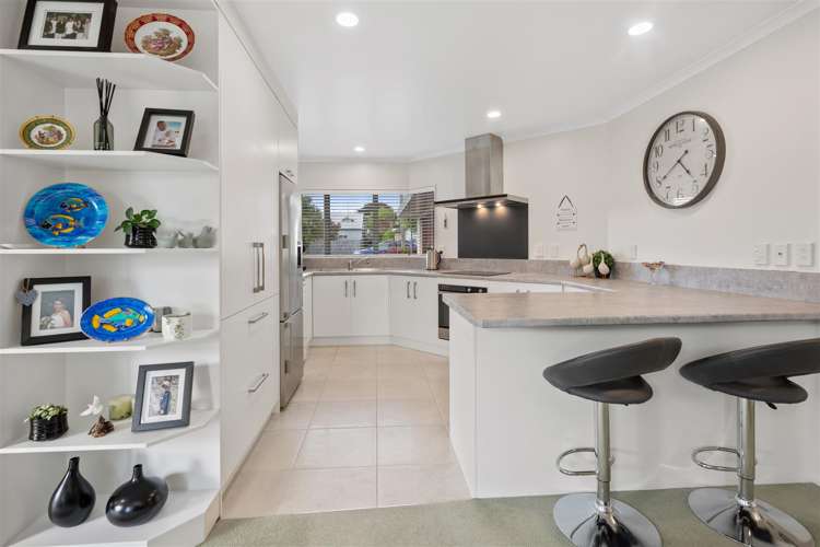 57 Basley Road Owhata_7