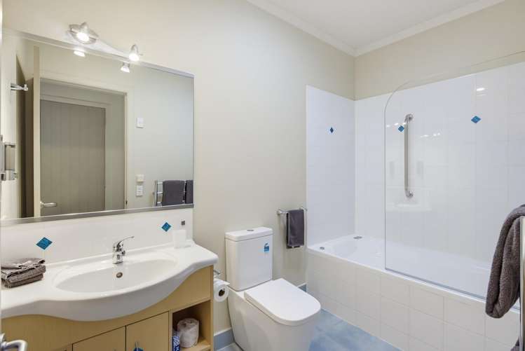 Unit 1, 4, 15/4-8 Matatua Road Raumati Beach_10