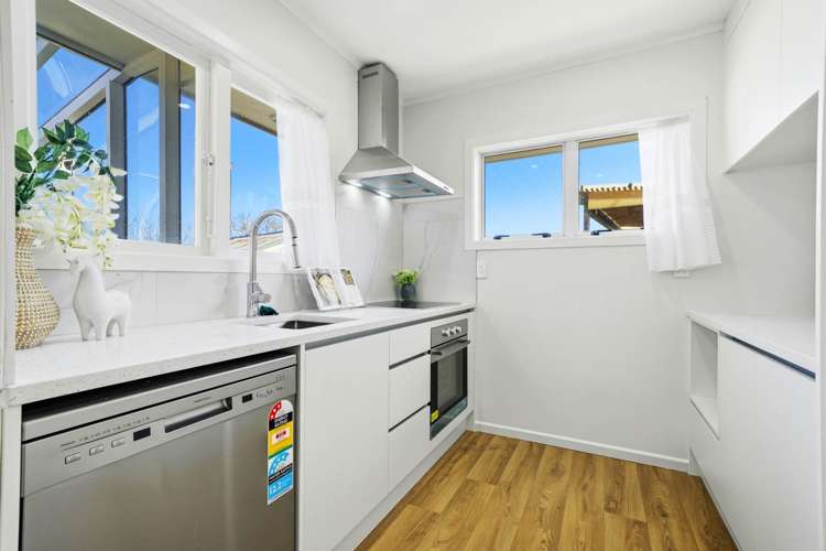 6 Vera Road Te Atatu South_5