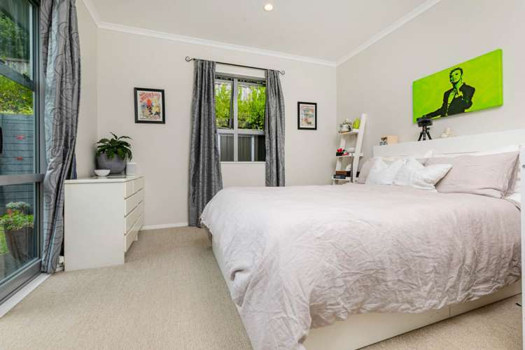 39 Mackay Drive Greenhithe_9