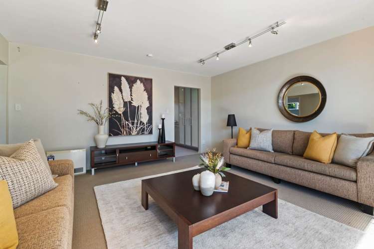 3/221 Hurstmere Road Takapuna_4