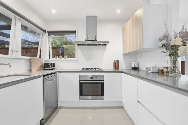 4 Mariana Place Glen Eden_8