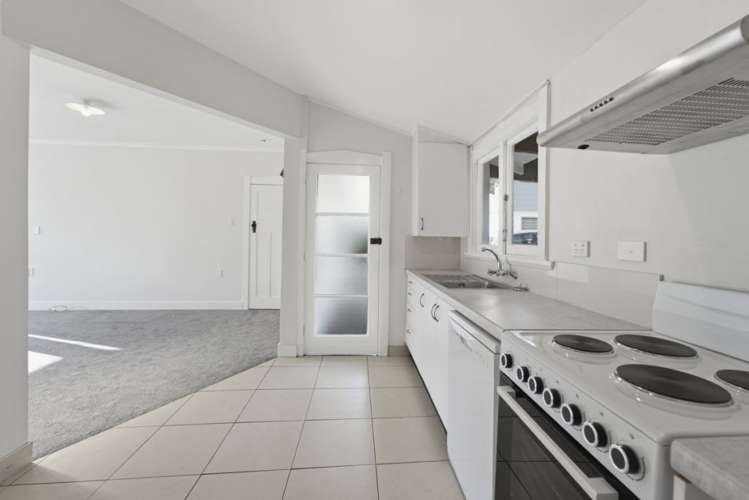 1/131 Vanguard Street_3