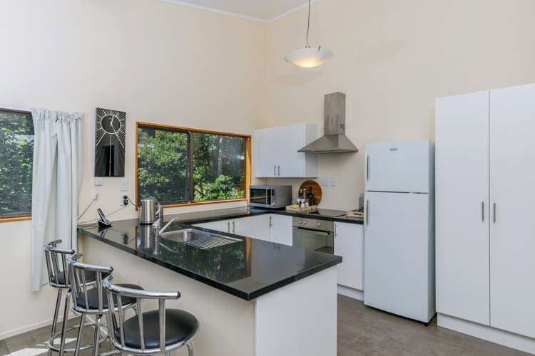 8 Raymond Terrace Northcote_11