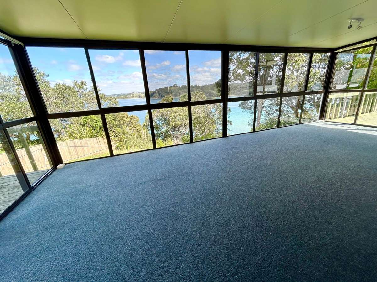 4 Bedroom Coastal Home with Waiwera & Estuary ... 5