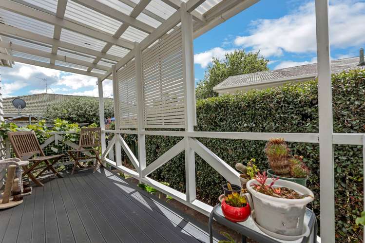 2/331 Royal Road Massey_8