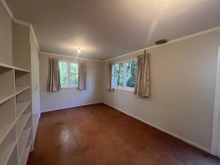 8 Comries Road 1053_11