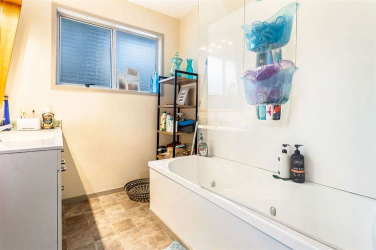 10 Yule Place Massey_12