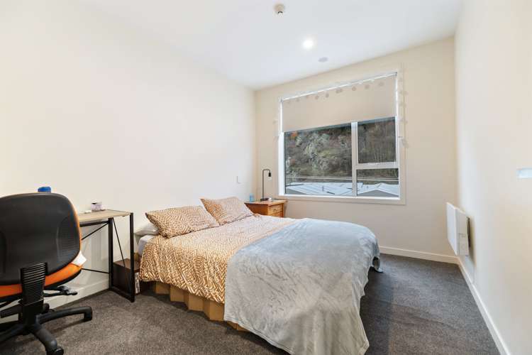 210/98 Gorge Road Queenstown_8