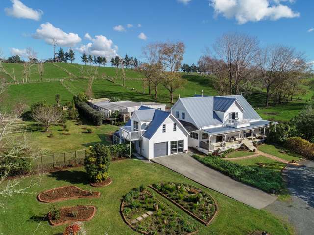 Lifestyle, grace and country charm!