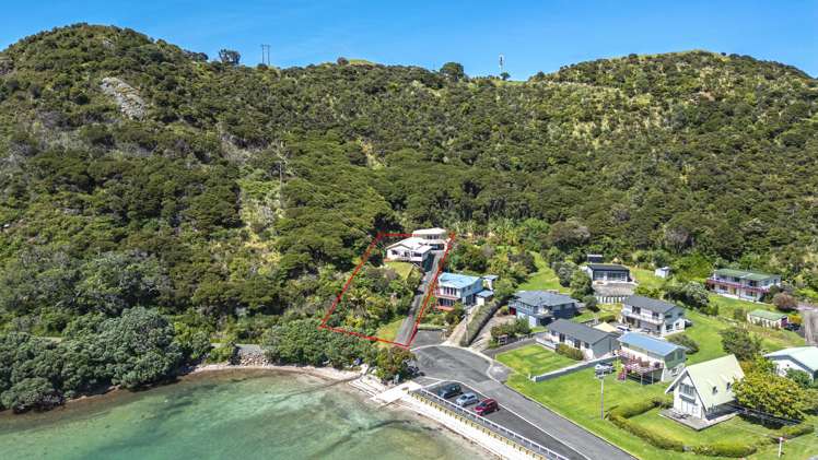 2700 Wyuna Bay Road_1