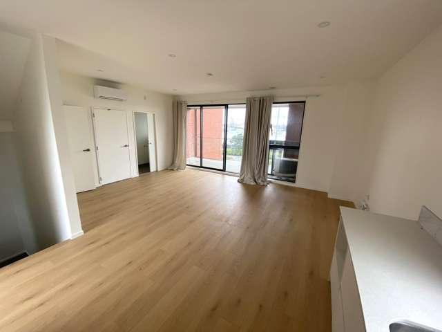 1 Waipuhinui Way Wiri_2