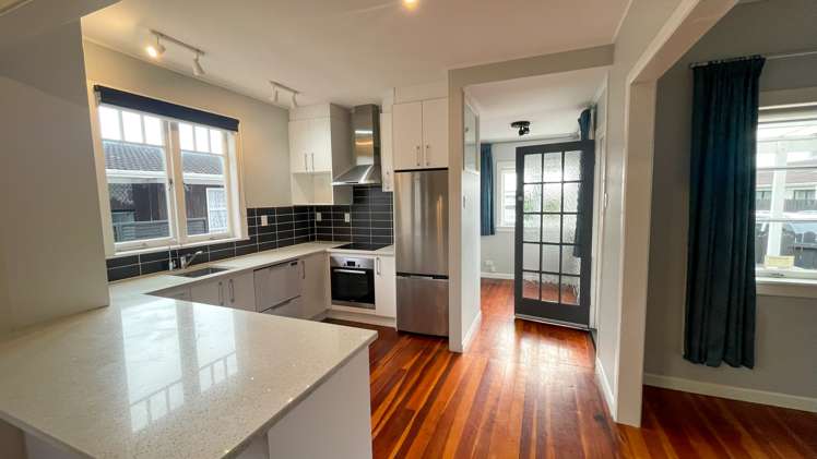 22 Erson Avenue Royal Oak_17