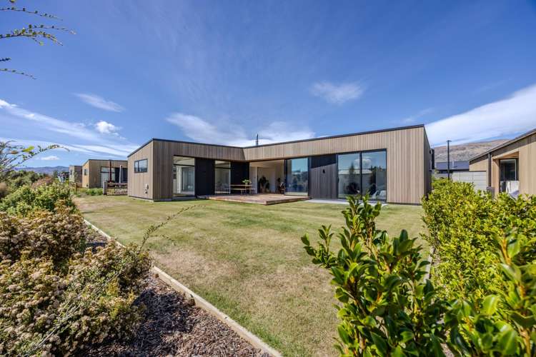 44 Stackbrae Avenue Wanaka_0