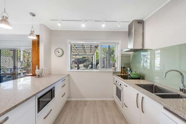 2/13A Wilbur Place Sunnyhills_3