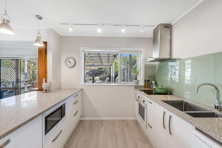 2/13A Wilbur Place Sunnyhills_2