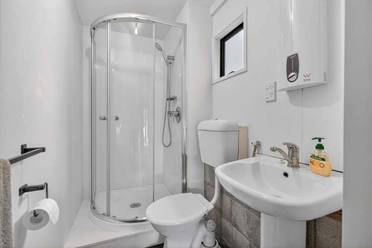 Boat Shed/19 Hikoikoi Reserve, Marine Parade Petone_24