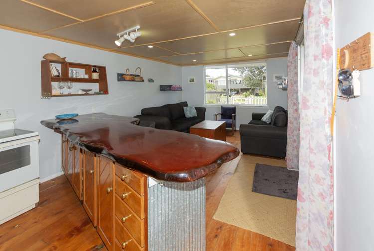 5 Bayly Street Baylys Beach_5