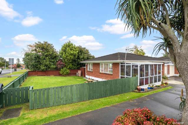 Owners relocating: This must be sold!