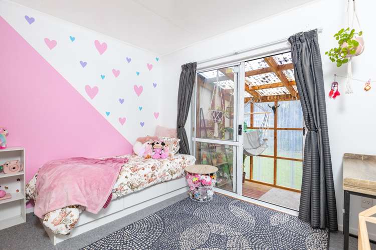 19 Hardie Grove Featherston_10