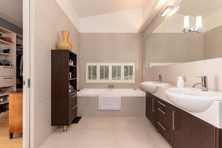 9 Watlings Place Kennedys Bush_18