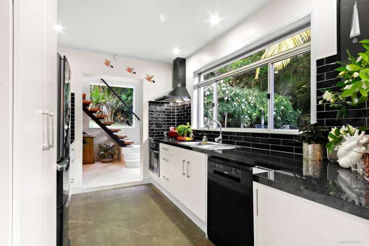 173 Woodlands Park Road Titirangi_6