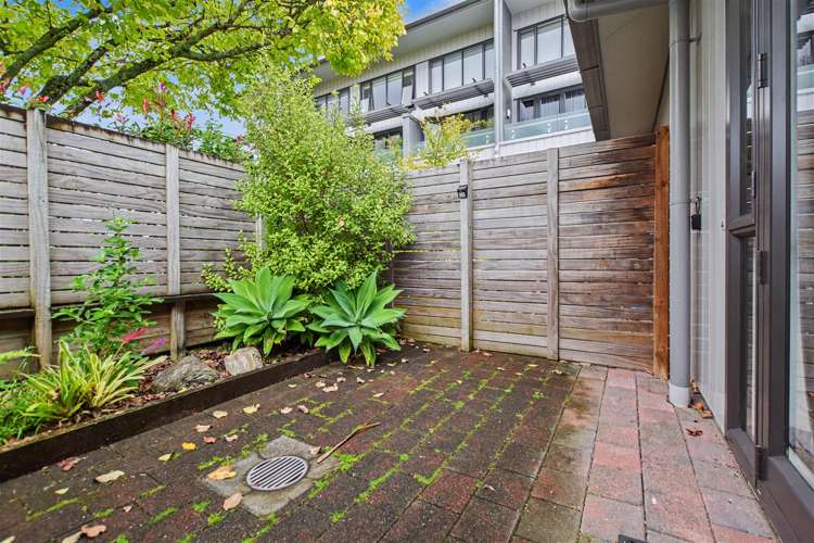 24A/30 Westward Ho Road Glen Eden_11