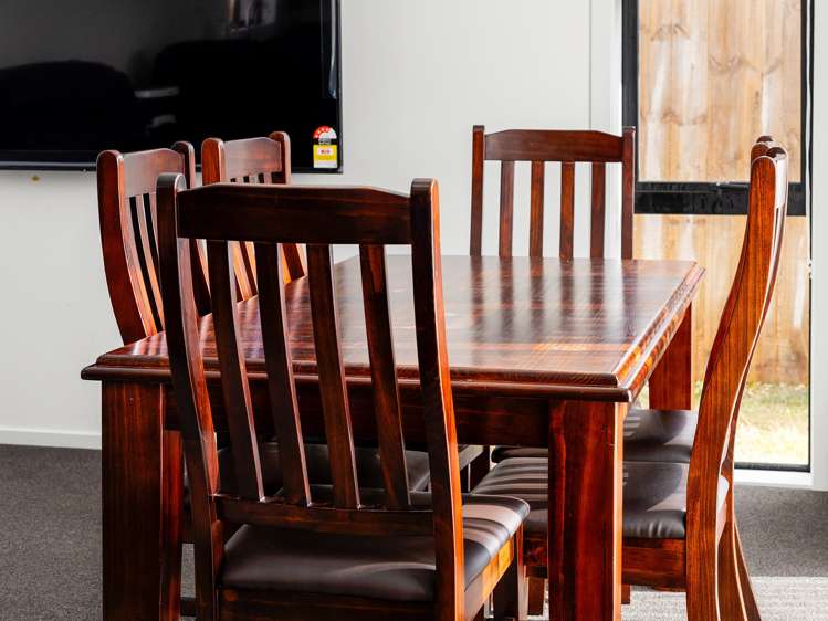 28 Inuwai Street Glenview_9