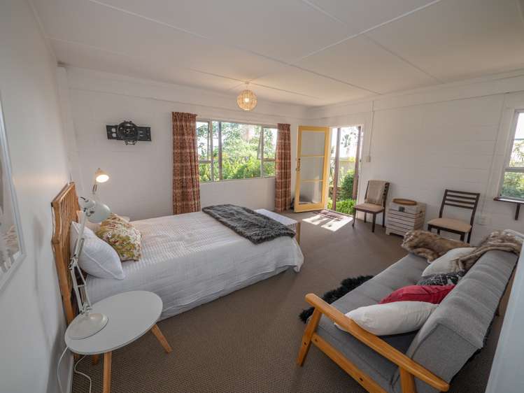 5 Seaview Road Cable Bay_18