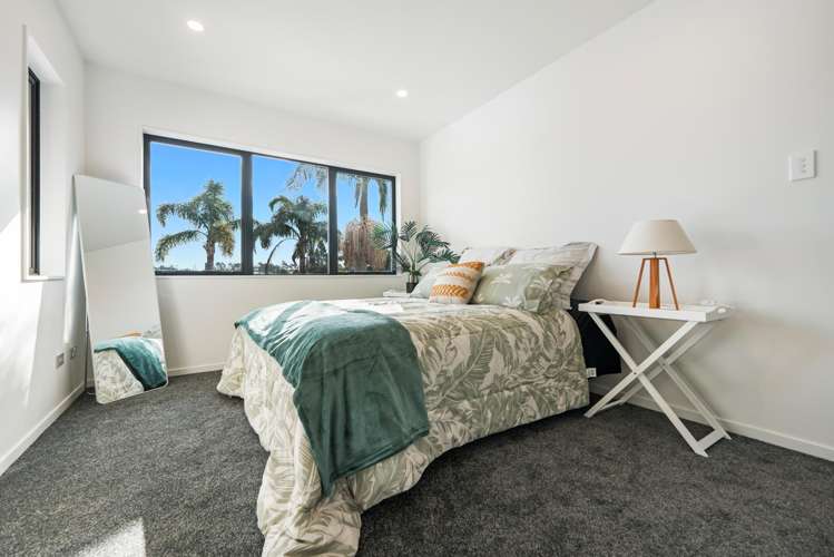 15B & 15D Renata Crescent Te Atatu Peninsula_5