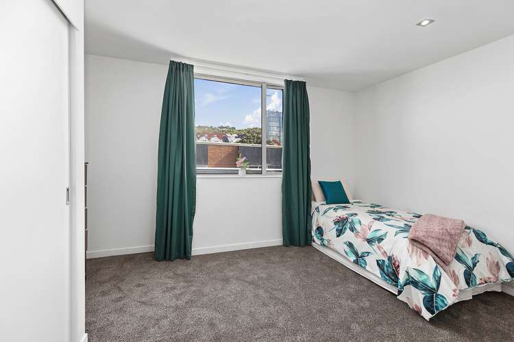 2/120 Rintoul Street Newtown_8