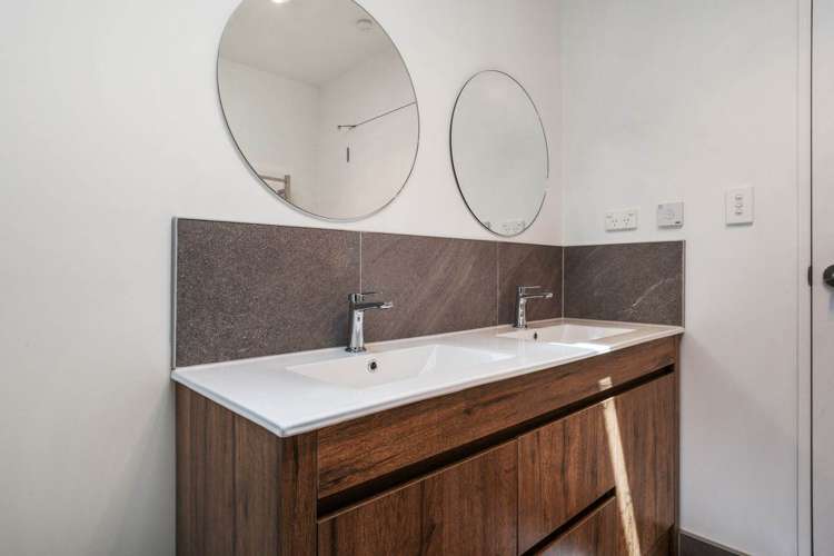 Unit B/6 Waitaki Street Henderson_9