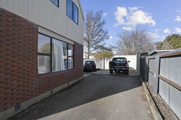 2/11 Siska Place Upper Riccarton_13