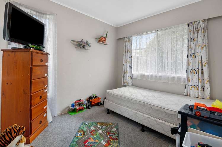 15 Roger Street Pukehangi_9